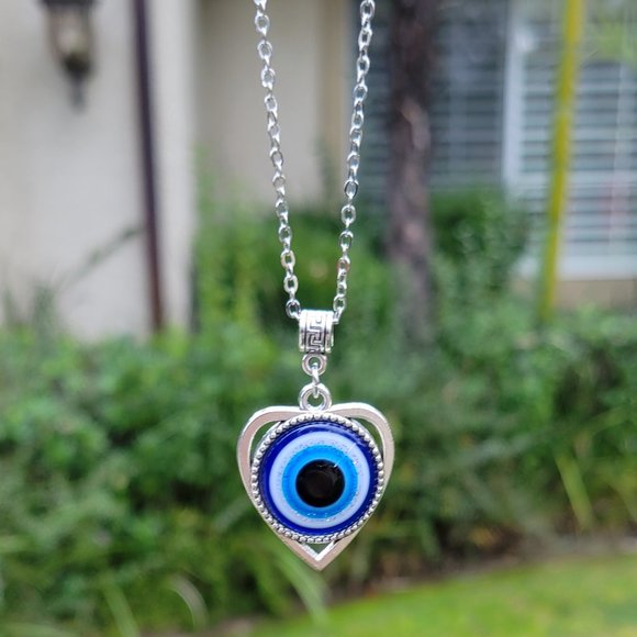 Heart Evil Eye Pendant - Picture 2 of 4